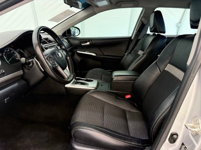 Used 2013 Toyota Camry SE FWD image 11