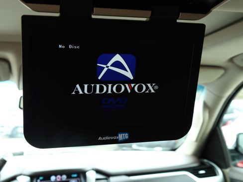 Used 2015 Chevrolet Suburban LTZ image 14