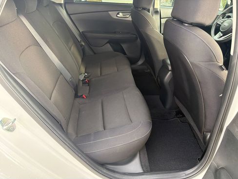 Used 2020 Kia Forte LXS FWD image 17