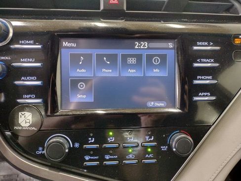 Used 2018 Toyota Camry LE FWD image 28