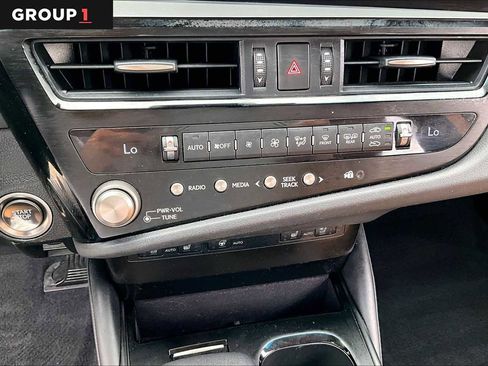 Used 2023 Lexus ES 350 w/ Premium Package FWD image 32