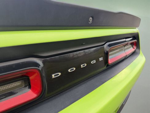 Used 2015 Dodge Challenger R/T image 20