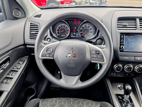 Used 2024 Mitsubishi Outlander Sport LE image 32