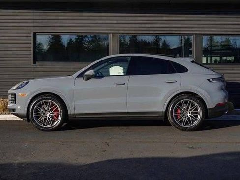 New 2026 Porsche Cayenne S AWD/4WD image 2