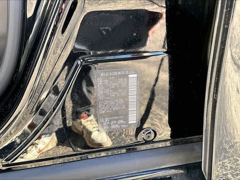 Used 2022 Nissan Armada SV w/ SV Appearance Package image 18