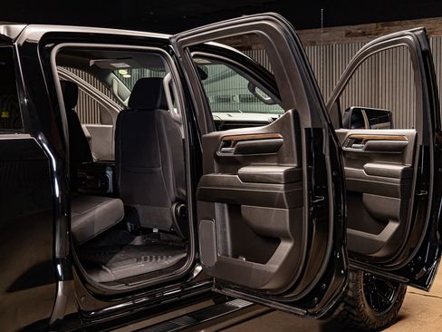 Used 2024 Chevrolet Silverado 1500 LT Trail Boss image 31