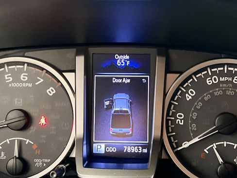 Used 2018 Toyota Tacoma SR5 image 23