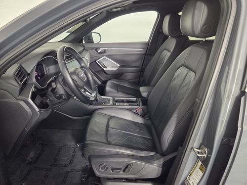 Used 2019 Audi Q3 2.0T Premium w/ Convenience Package AWD/4WD image 9