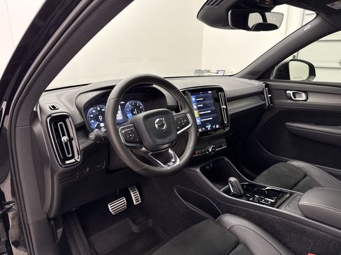 Used 2019 Volvo XC40 T5 R-Design AWD/4WD image 16