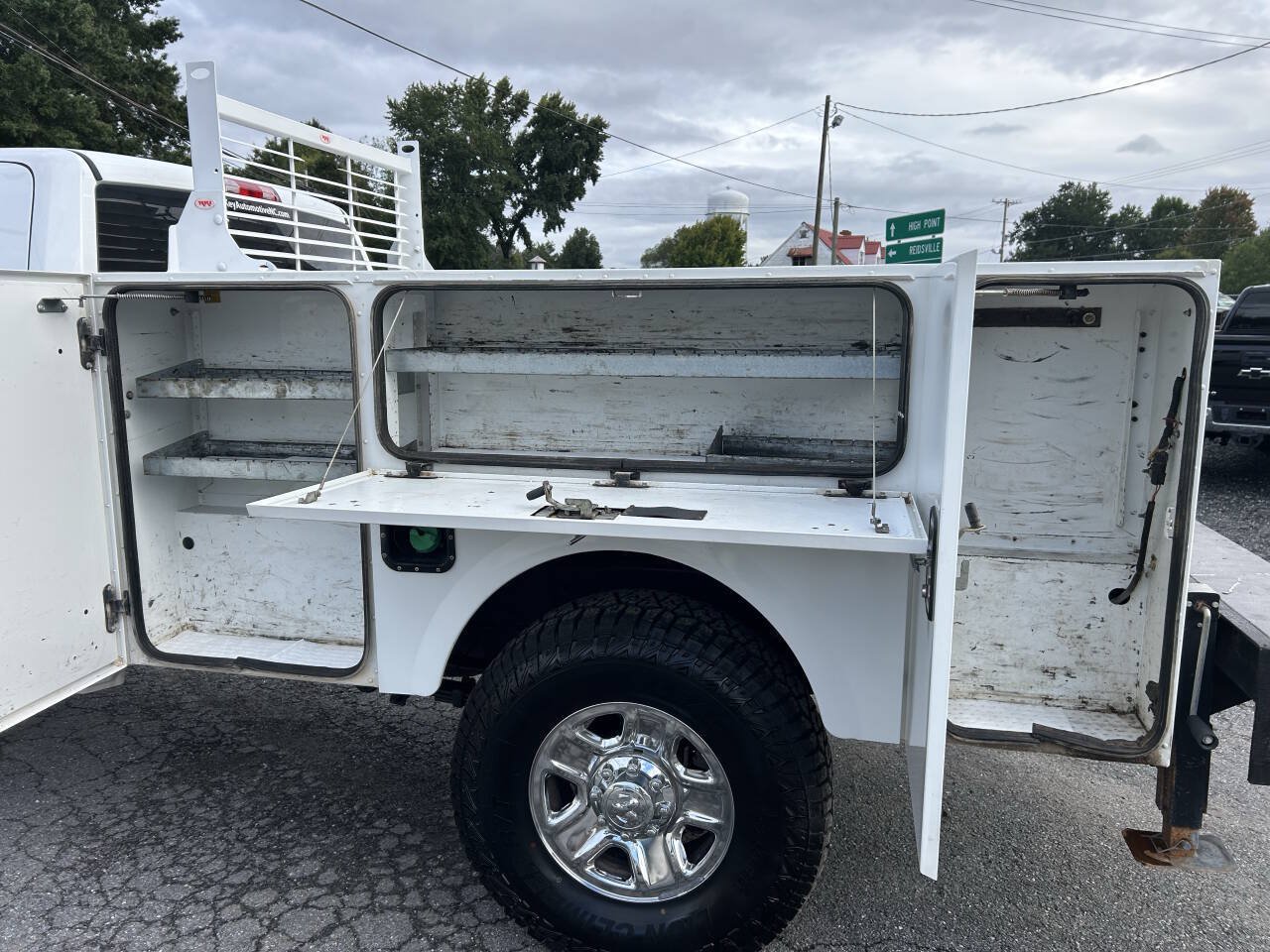 Used 2018 RAM 3500 Tradesman w/ Chrome Appearance Group AWD/4WD image 14