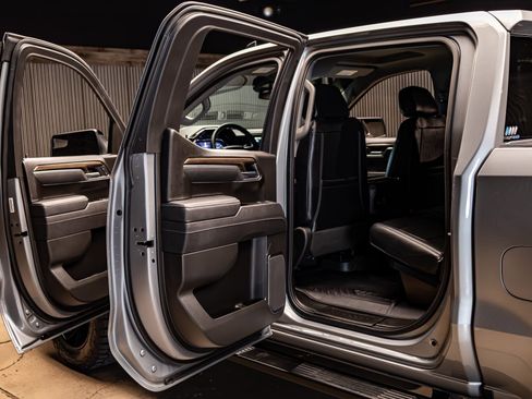 Used 2025 Chevrolet Silverado 1500 LT Trail Boss image 31