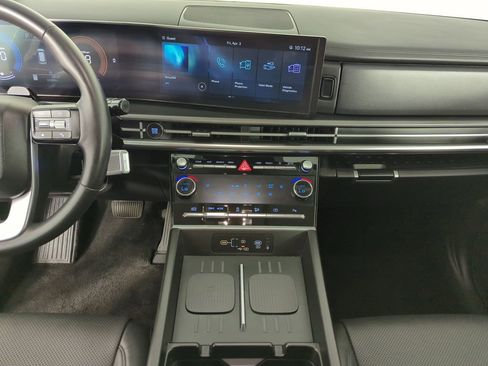 Used 2025 Hyundai Santa Fe SEL FWD image 24