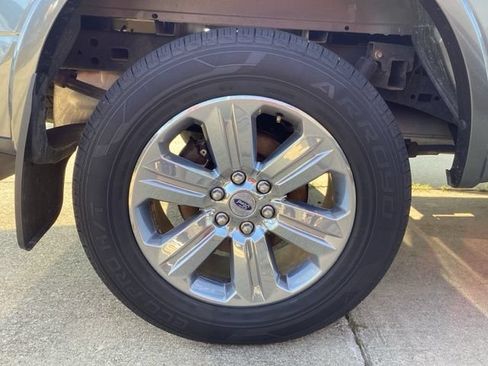 Used 2018 Ford F150 Lariat w/ Equipment Group 502A Luxury AWD/4WD image 7