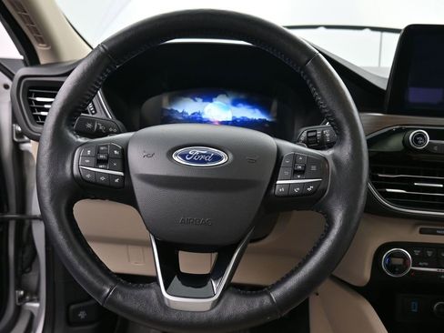 Used 2020 Ford Escape Titanium image 11