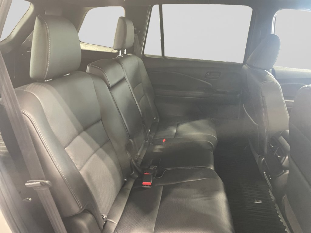 Certified 2025 Honda Passport EX-L image 14