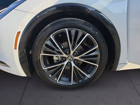 Used 2025 Toyota Prius Limited w/ Limited Premium Package FWD image 14