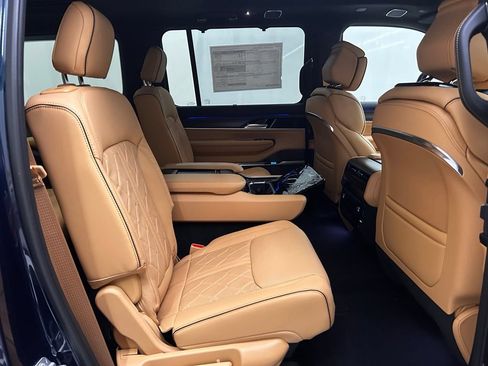 New 2026 Jeep Grand Wagoneer L Summit AWD/4WD image 17