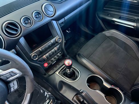 Used 2017 Ford Mustang Shelby GT350 image 22