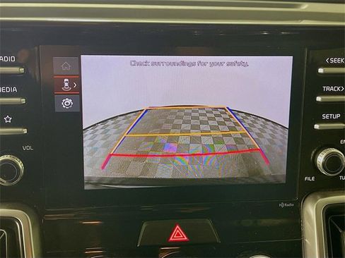 Used 2023 Kia Sorento LX image 14