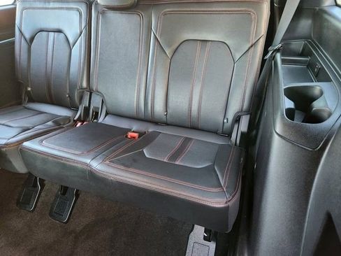 Used 2022 Ford Expedition Limited image 31