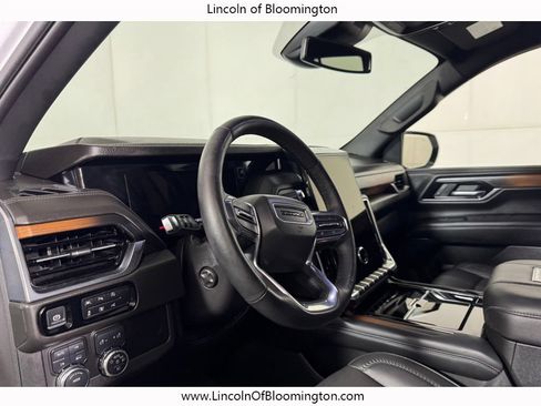 Used 2025 GMC Yukon Denali AWD/4WD image 31