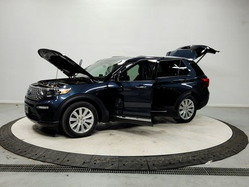 Used 2024 Ford Explorer Limited w/ Limited Technology Package image 11