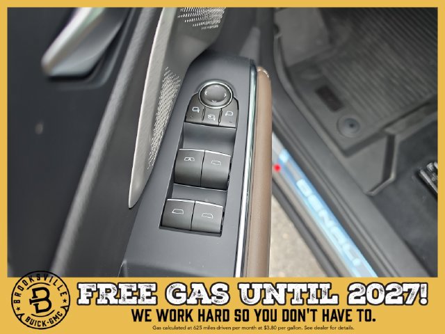 New 2027 GMC Acadia Denali Ultimate w/ LPO, Floor Liner Package AWD/4WD image 17