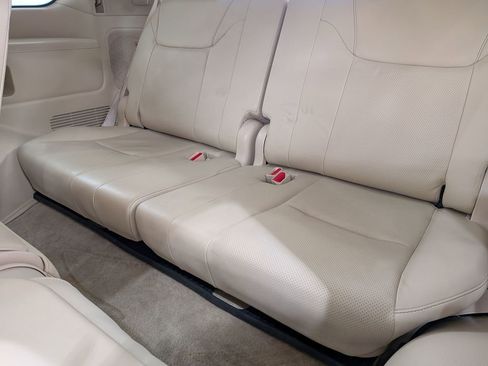 Used 2015 Lexus LX 570 4WD image 30