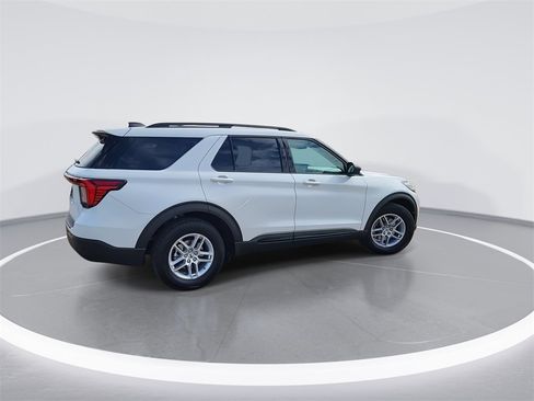 New 2026 Ford Explorer Active image 8