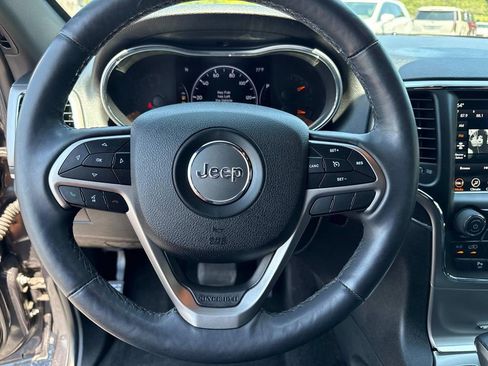 Used 2018 Jeep Grand Cherokee Limited image 25