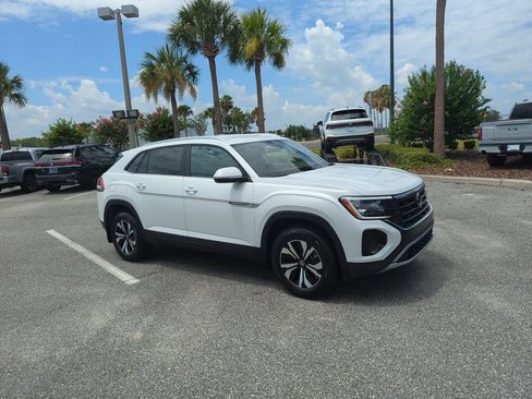 New 2026 Volkswagen Atlas Cross Sport SE FWD image 1