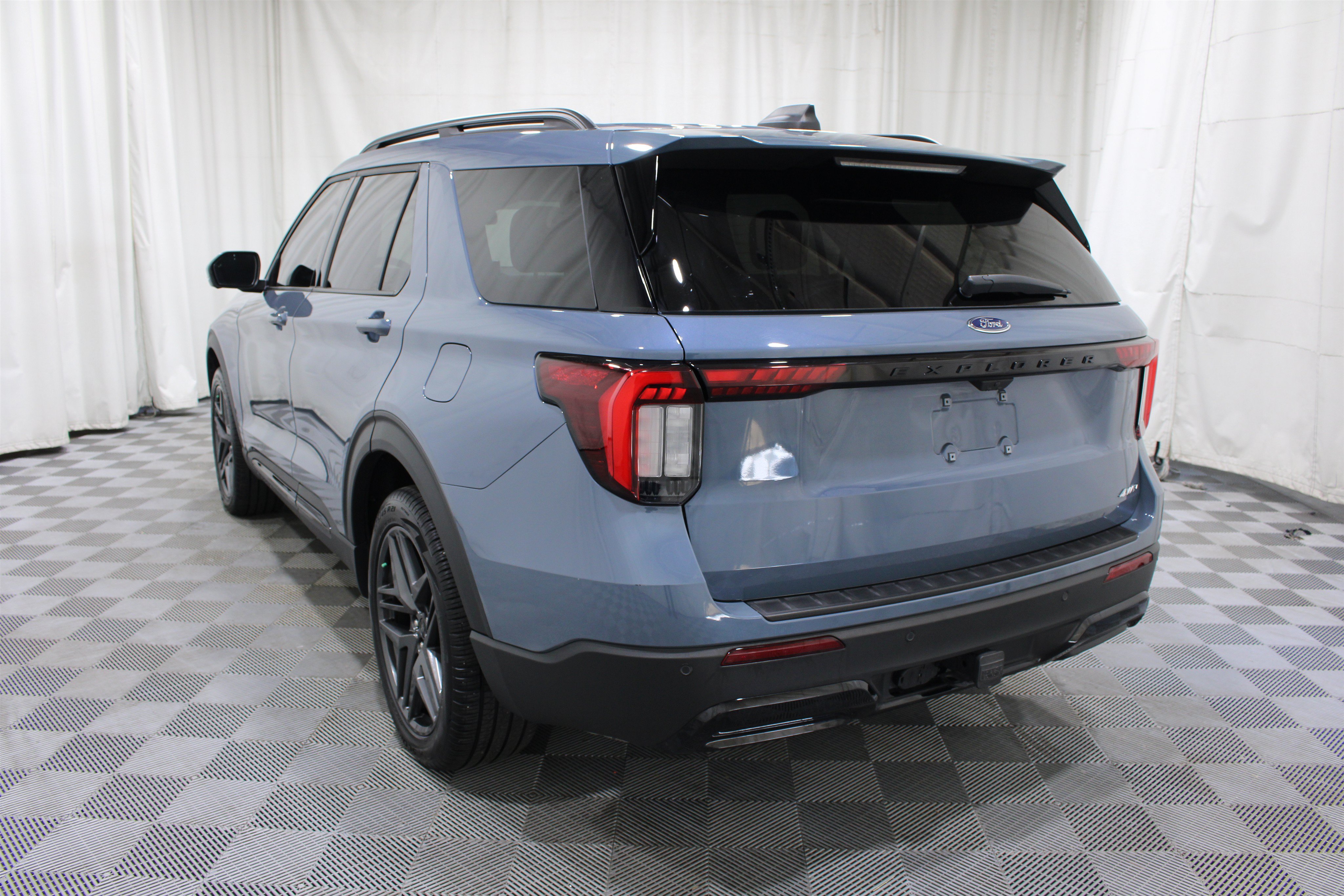 Used 2025 Ford Explorer ST-Line w/ Premium Package AWD/4WD image 36