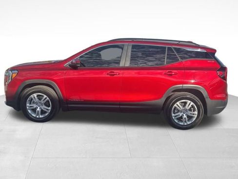 Used 2024 GMC Terrain SLE w/ Driver Convenience Package image 4