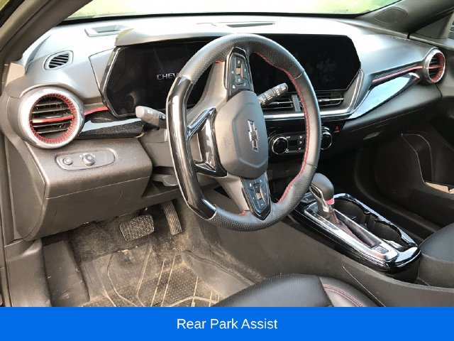 Used 2025 Chevrolet Trax RS w/ Driver Confidence Package FWD image 3
