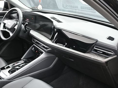 Used 2025 Audi Q5 Premium Plus w/ Premium Plus AWD/4WD image 32