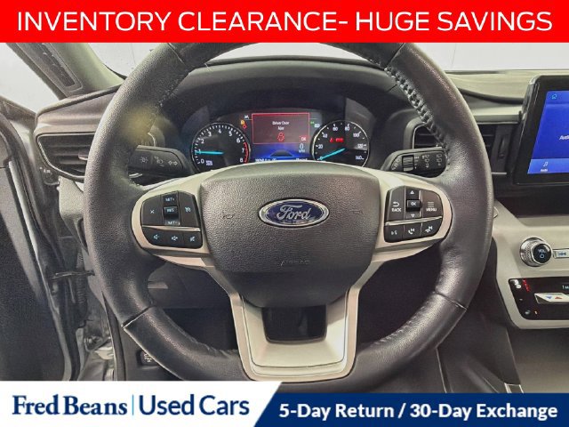 Used 2023 Ford Explorer XLT w/ Equipment Group 202A AWD/4WD image 16