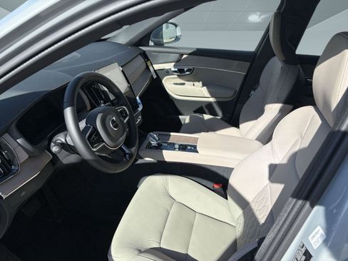 New 2026 Volvo XC90 B6 Plus w/ Protection Package Premier image 5