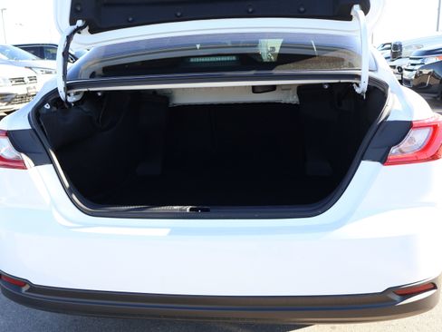 Used 2025 Toyota Camry LE w/ Convenience Package image 20