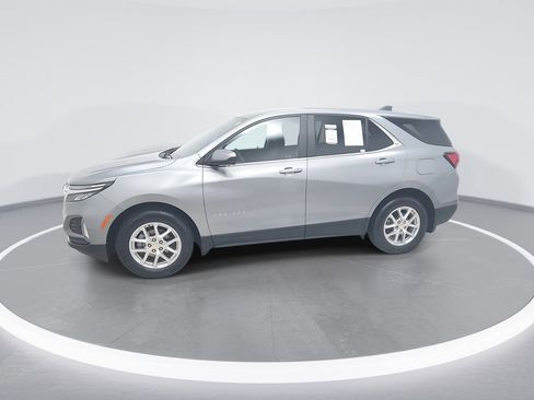 Used 2024 Chevrolet Equinox LT w/ LPO, Floor Liner Package FWD image 4