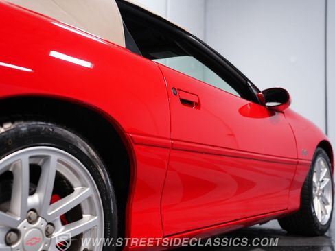 Used 2002 Chevrolet Camaro Z28 w/ SS Performance/Appearance Pkg RWD image 22