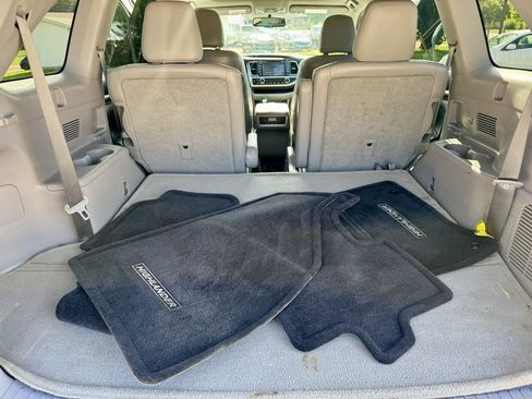 Used 2016 Toyota Highlander Limited image 11