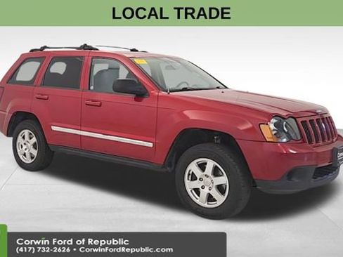 Used 2010 Jeep Grand Cherokee Laredo image 3