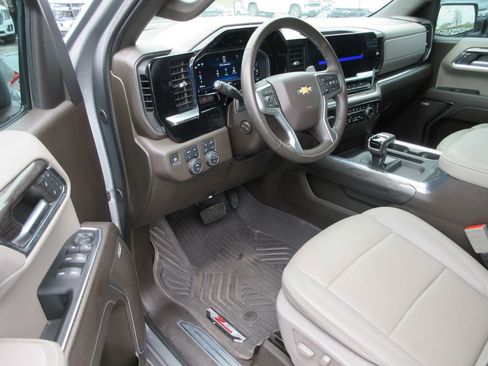Certified 2024 Chevrolet Silverado 1500 LTZ image 16