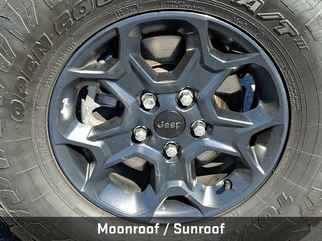 Used 2023 Jeep Wrangler Unlimited w/ Sun & Screen Package AWD/4WD image 10