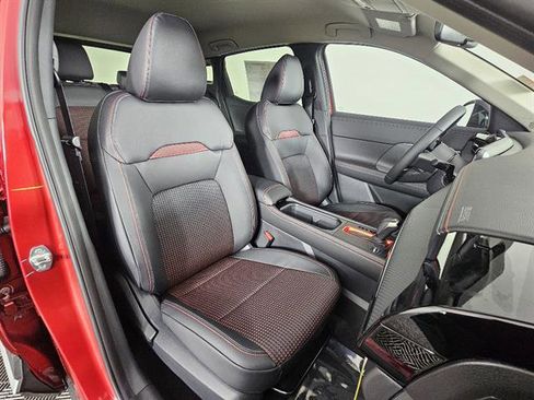 New 2026 Nissan Kicks SR w/ Cold Weather Package image 14