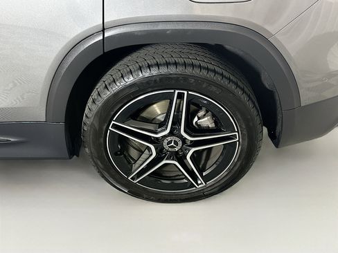Used 2023 Mercedes-Benz GLB 250 image 11