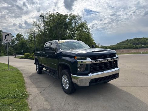 Used 2021 Chevrolet Silverado 2500 LT w/ Remote Start Package AWD/4WD image 3
