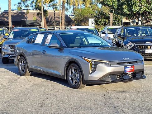 Used 2025 Kia K4 LXS image 7
