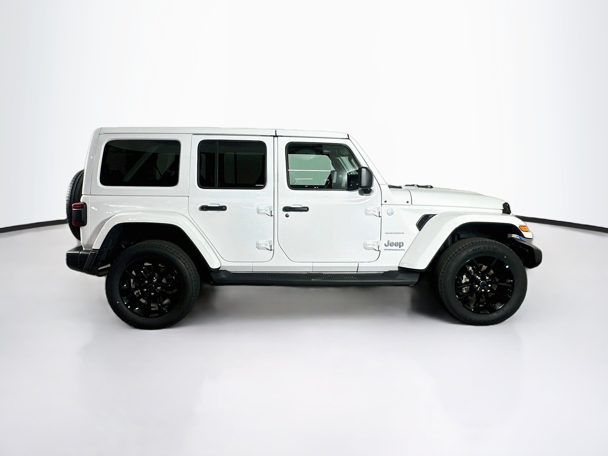 Used 2024 Jeep Wrangler Unlimited Sahara w/ Technology Group AWD/4WD image 10