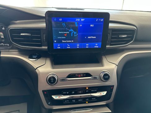 Used 2022 Ford Explorer XLT w/ Equipment Group 202A image 19